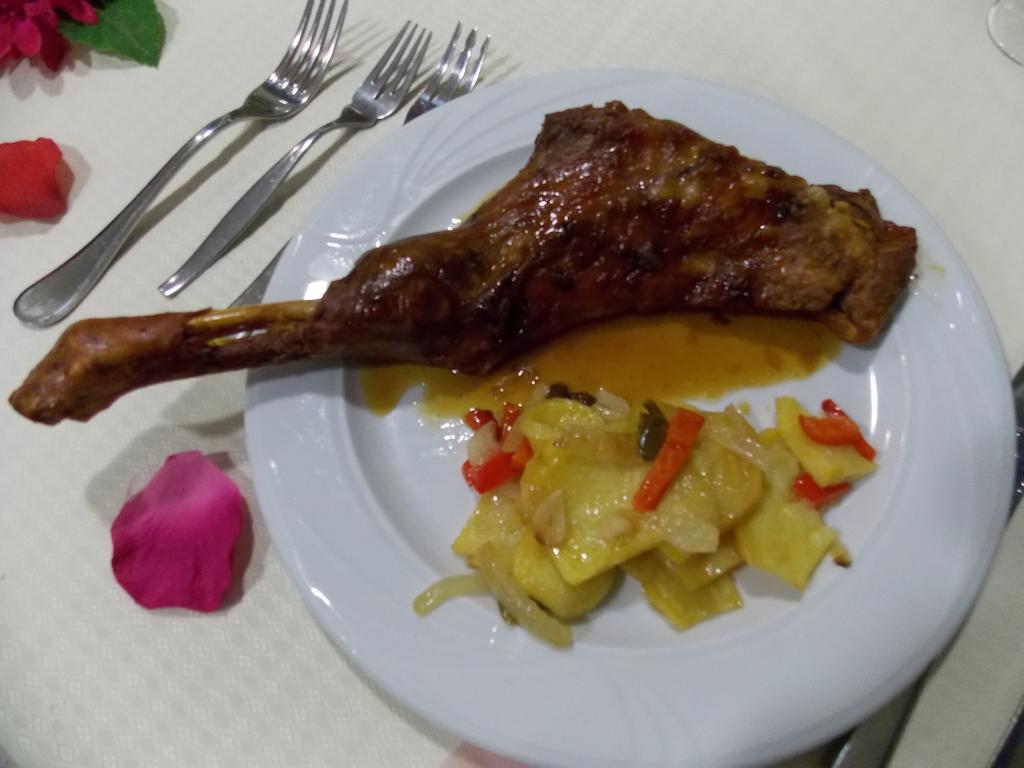 Hotel San Cristobal コリア エクステリア 写真
